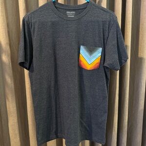 BILLABONG Tee w/ singe pocket - Medium🖤🧡🩵